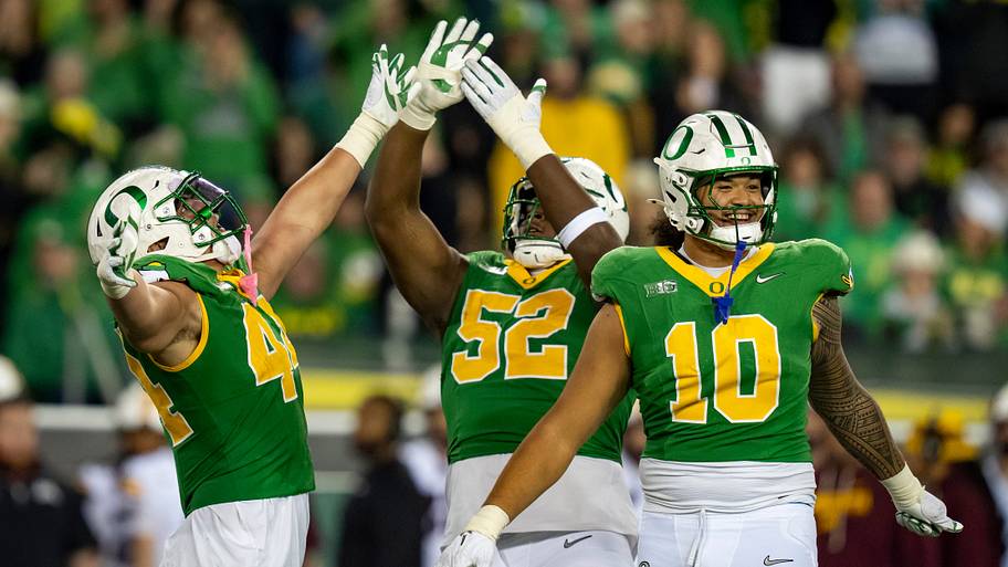 At a calm shore, the Oregon defensive line learns to breathe fire