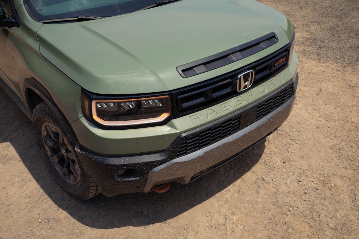 2026 Honda Passport TrailSport Elite, 2026 Hyundai Santa Fe XRT, 2026 Subaru Outback Wilderness: Pics
