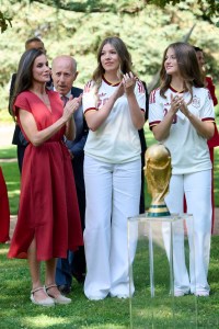 MADRID, SPAIN - JULY 20: (L-R) Queen Letizia of Spain, Princess Sofia of Spain and Crown Princess Leonor of Spain look on as the Spain team visit Zarzuela Palace ahead of the FIFA World Cup 2026 Trophy parade on July 20, 2026 in Madrid, Spain. The final match of the FIFA World Cup 2026 was held at New York New Jersey Stadium in New Jersey between Spain and Argentina.. (Photo by Carlos Alvarez/Getty Images)