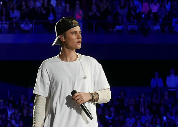 34 Times Fans Asked For Photos At The Worst Possible Moment