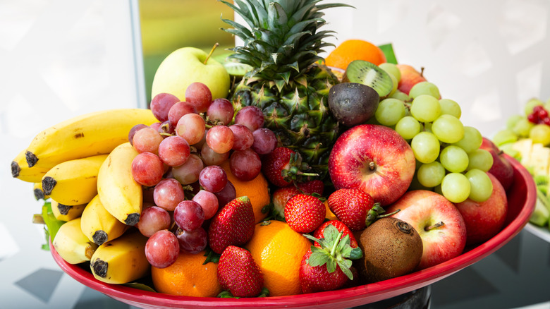 5 fruits with more fiber than an apple