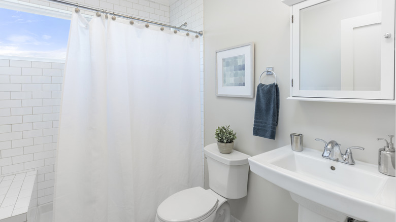 How To Deep Clean Your Bathroom And Keep It Clean