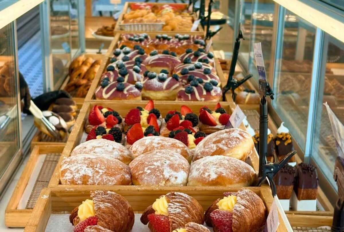 New location for Korean bakery chain opening with cakes, croissants and coffee