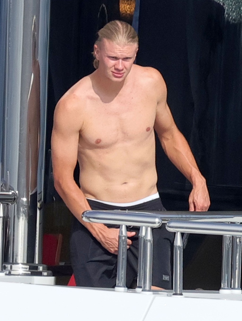 Erling Haaland and girlfriend enjoy day on his private yacht after breakout World Cup