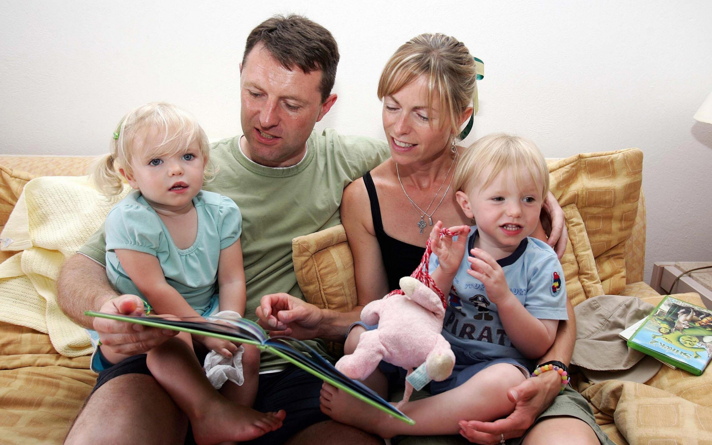 Gerry and Kate McCann with Sean and his sister Amelie in 2007