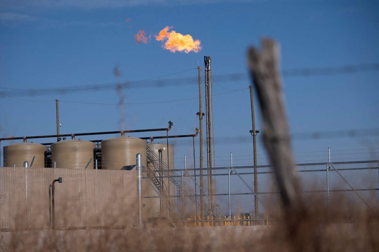 America’s Most Prolific Oil Field Has a Natural-Gas Problem