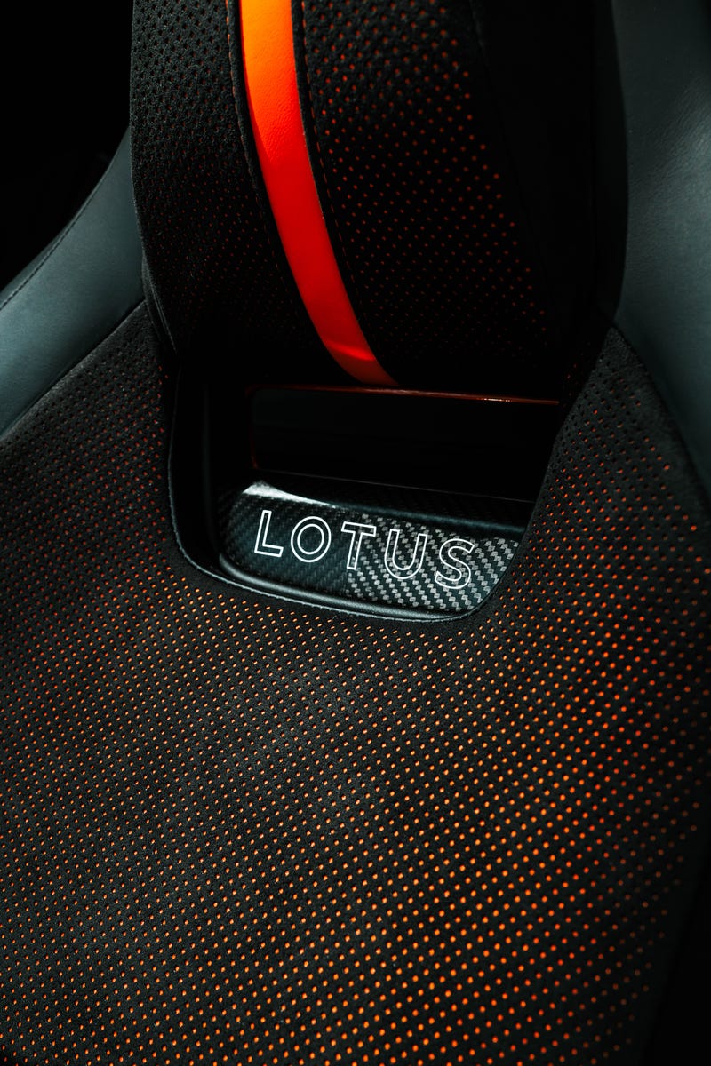 Lotus Emira 420 Sport: Photo Gallery