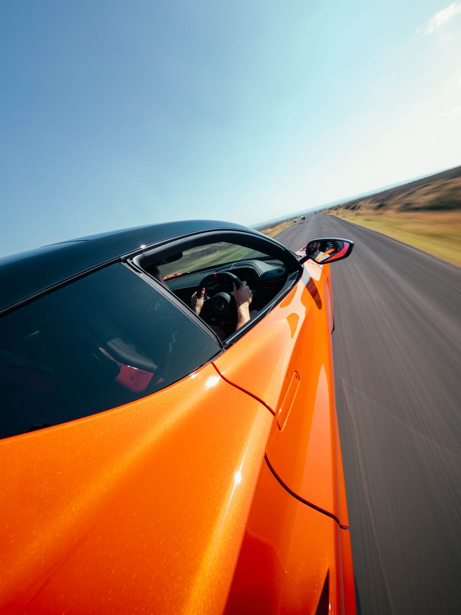 Lotus Emira 420 Sport: Photo Gallery
