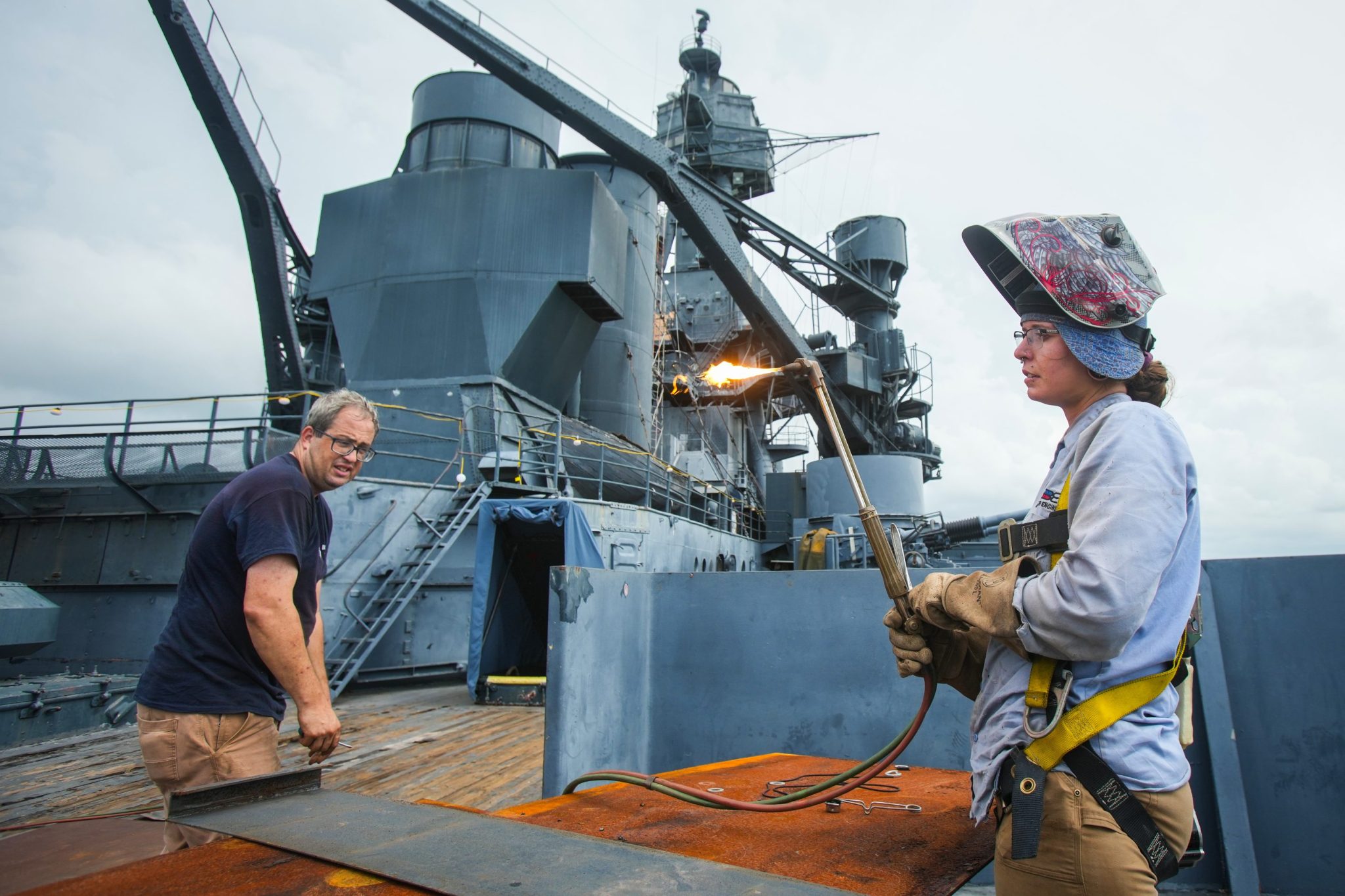 Jamie Dimon says six-figure shipyard jobs are the new 'American dream'—but candidates will need to endure hours of extreme heat, cold, and rain
