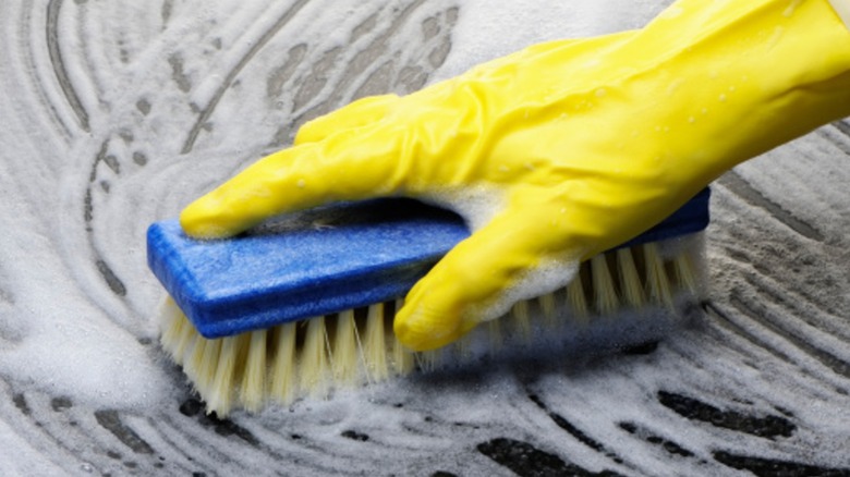Mistakes Everyone Makes When Cleaning Their Vinyl Plank Floors