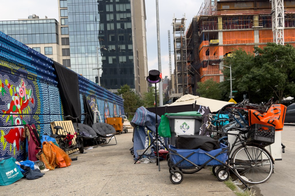 Stubborn vagrants at NYC’s Intrepid encampments set up new shelters in game of cleanup Whack-a-Mole