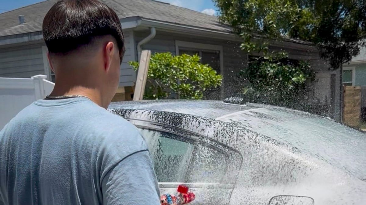 Armed Pinellas man demanded strangers show him ID. Police say it was legal