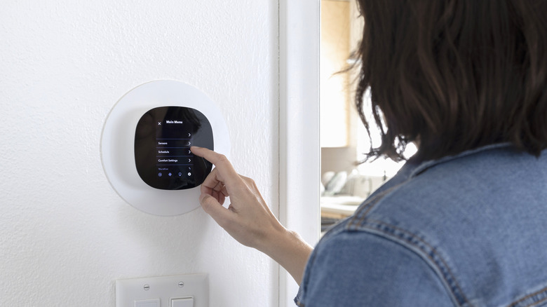 Not Google Nest, not Honeywell: This smart thermostat gets Consumer Reports' best score