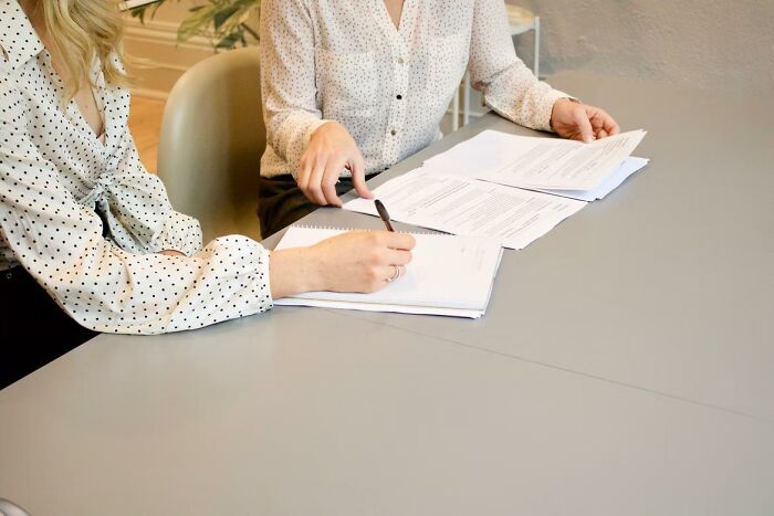 The Final Notice: 35 Absurd Resignation Stories People Remember