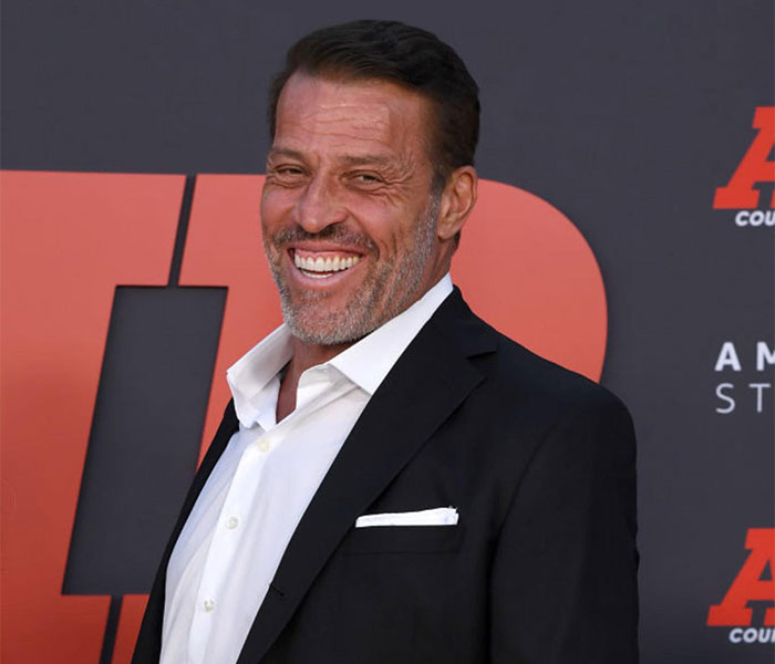 20 Celebrity Bodyguards Are Sharing Their Best And Worst Clients