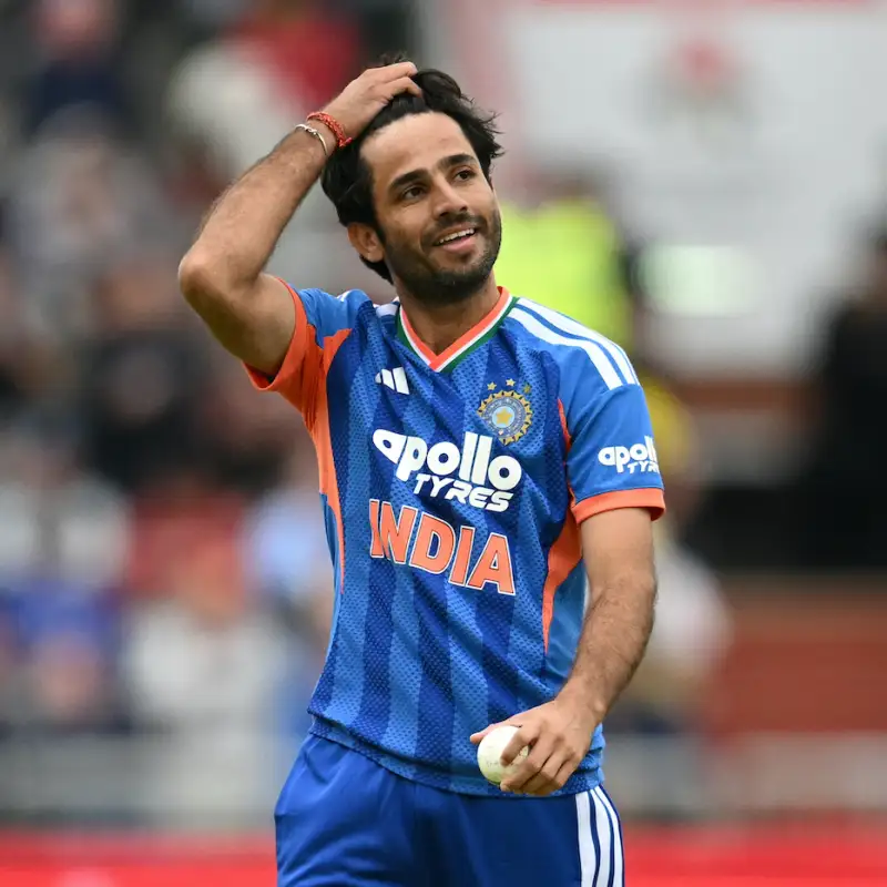 Top 5 bowlers with best bowling figures in ZIM vs IND T20I series ft. Ravi Bishnoi