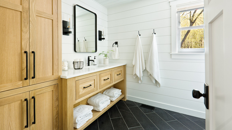How To Deep Clean Your Bathroom And Keep It Clean