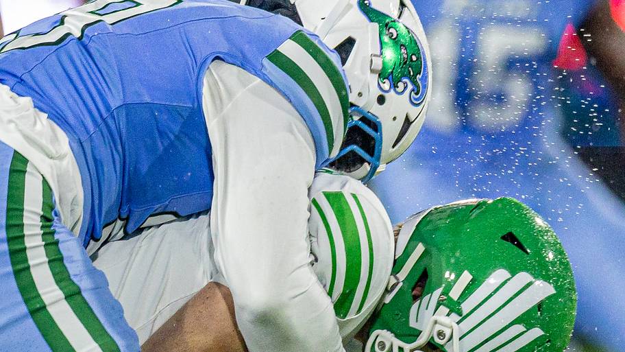 Dec 5, 2025; New Orleans, LA, USA; Tulane Green Wave defensive lineman Santana Hopper (29) sacks North Texas Mean Green quar