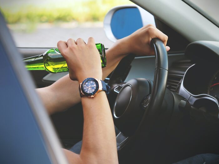 40 Practical Safety Tips People Learned From Real Experiences