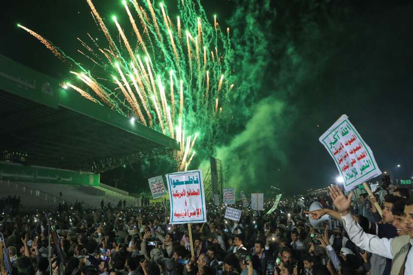 Iran and U.S. persist in their attacks, as Pakistan tries to keep diplomacy alive
