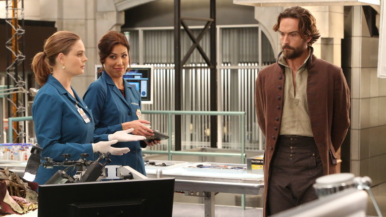 Ichabod Crane talks to Temperance Brennan in "Bones"