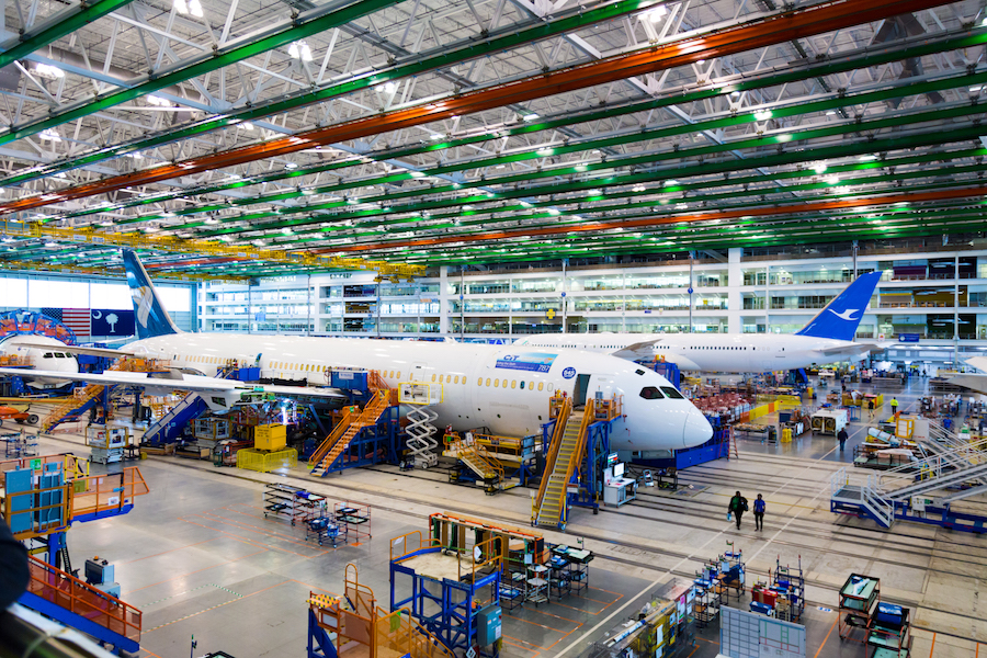 Boeing lands new 787, 737 orders at Farnborough