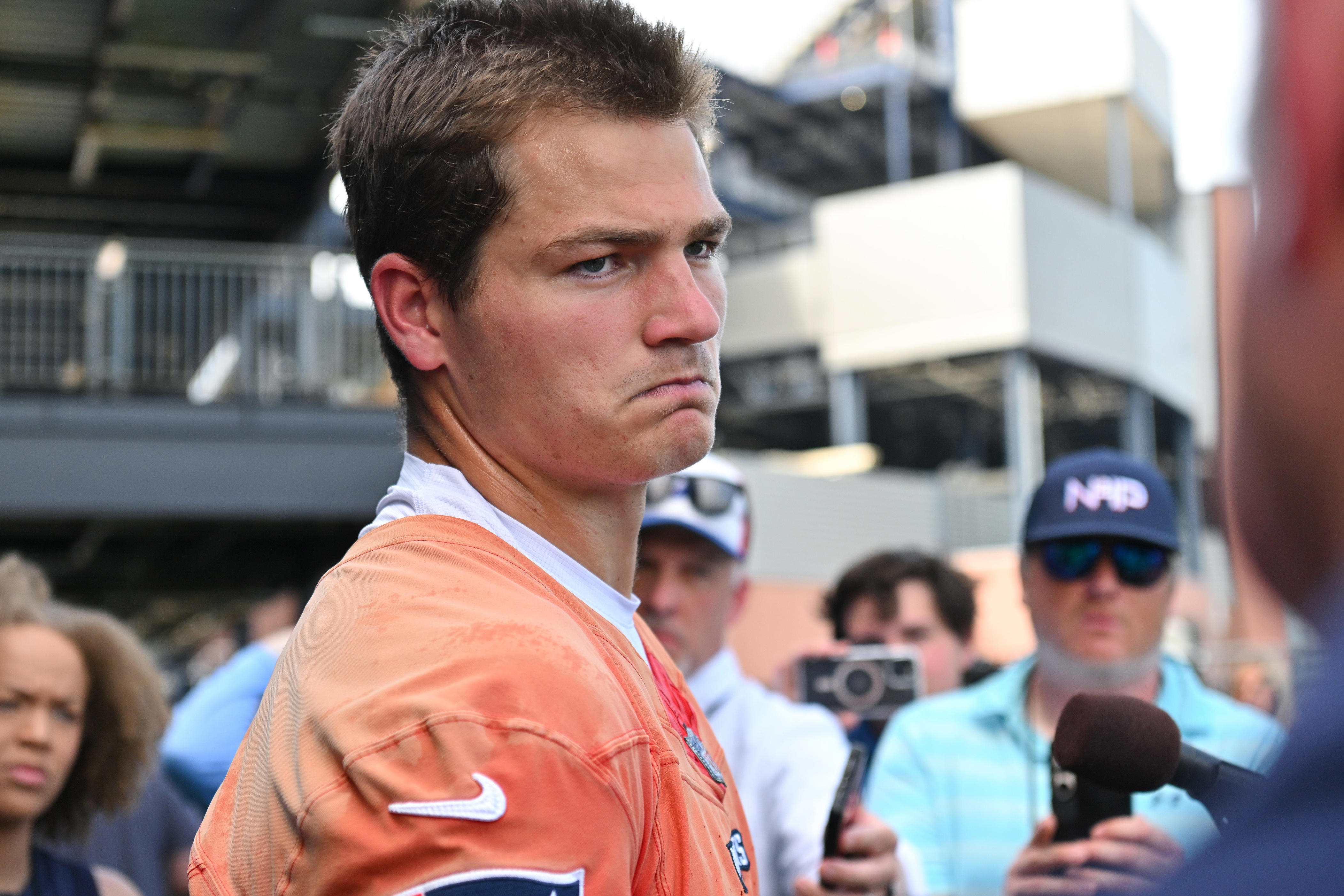 Watch: QB Drake Maye and rookies arrive for Patriots' training camp