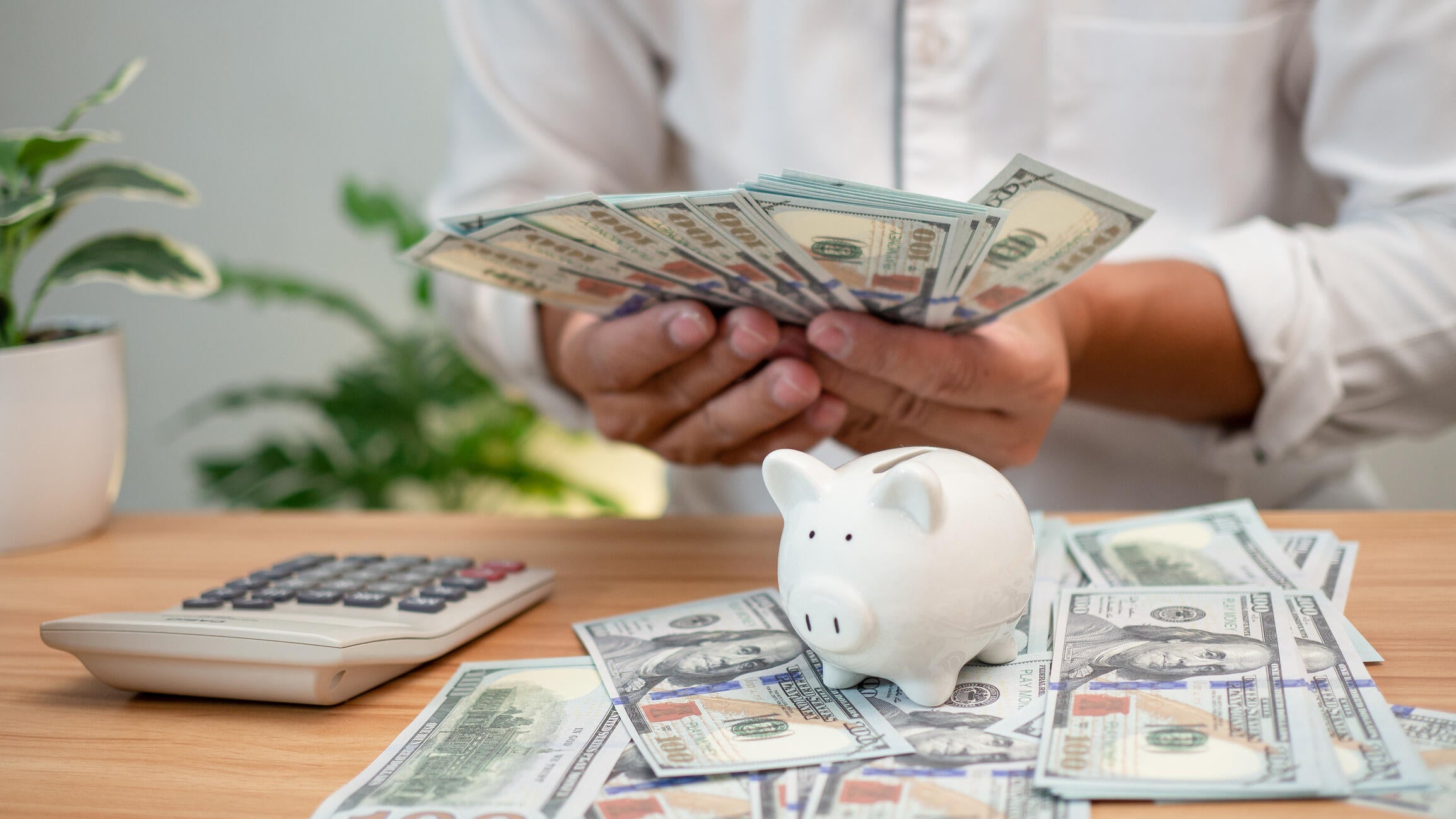 A $50,000 2-year CD account can produce a significant return for savers who get started now. / Credit: Thawatchai Chawong/Getty Images