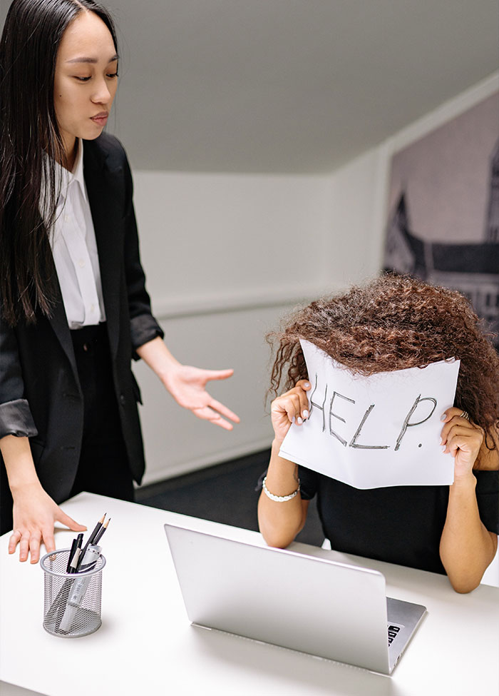 29 Bizarre School Rules That Sparked The Most Confusion Among Students
