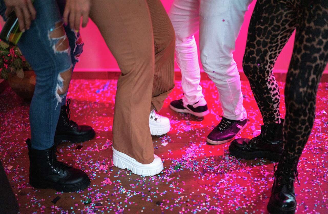 Dance all night - and still be home by 10: Connecticut's newest party is for early birds