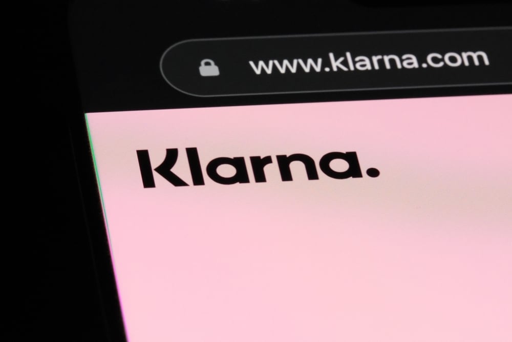 Klarna website on a phone