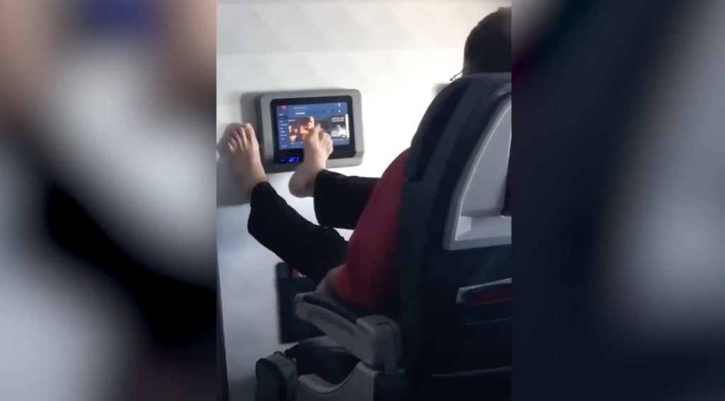 What You Should Never Do on an Airplane