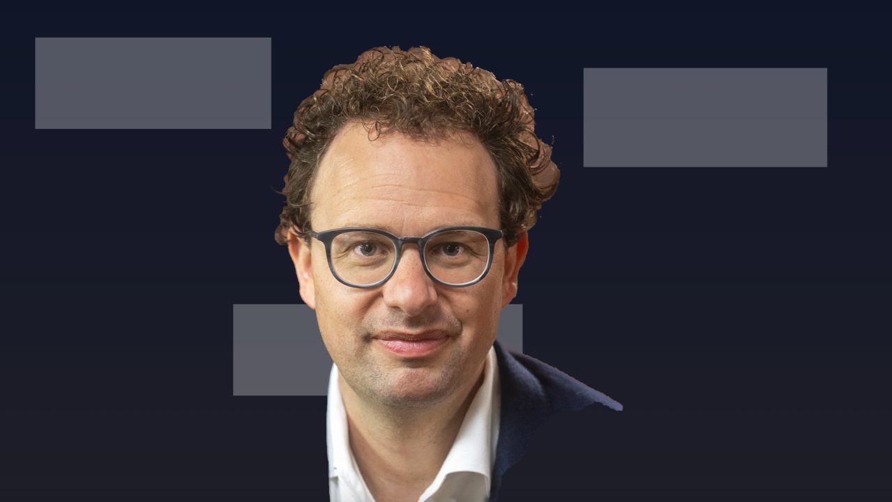Claude Opus 4.5 Defied Its CEO and Helped an Employee Blow the Whistle About Safety Concerns