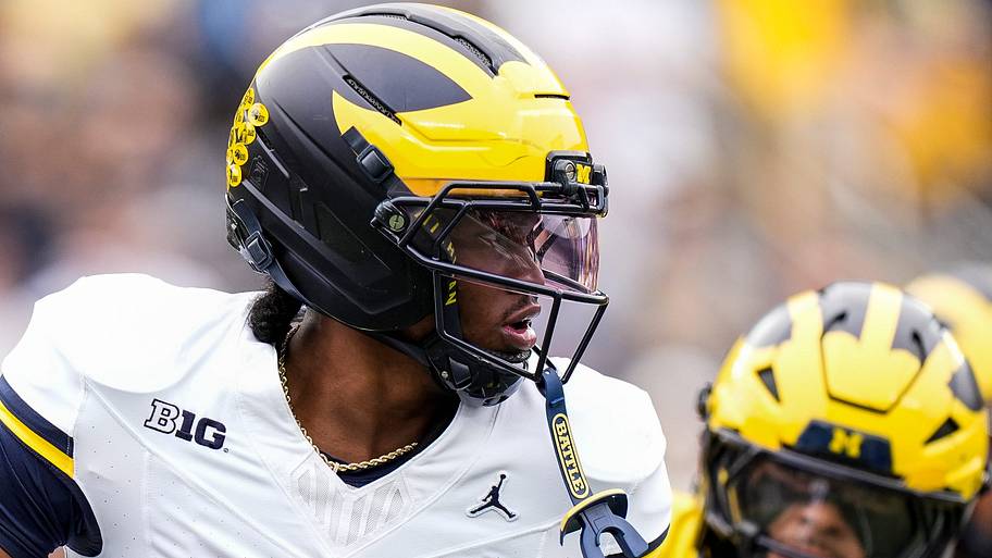 Oregon Ducks college football 2026 season Big Ten ohio state buckeyes michigan wolverines boise state broncos usc trojans.