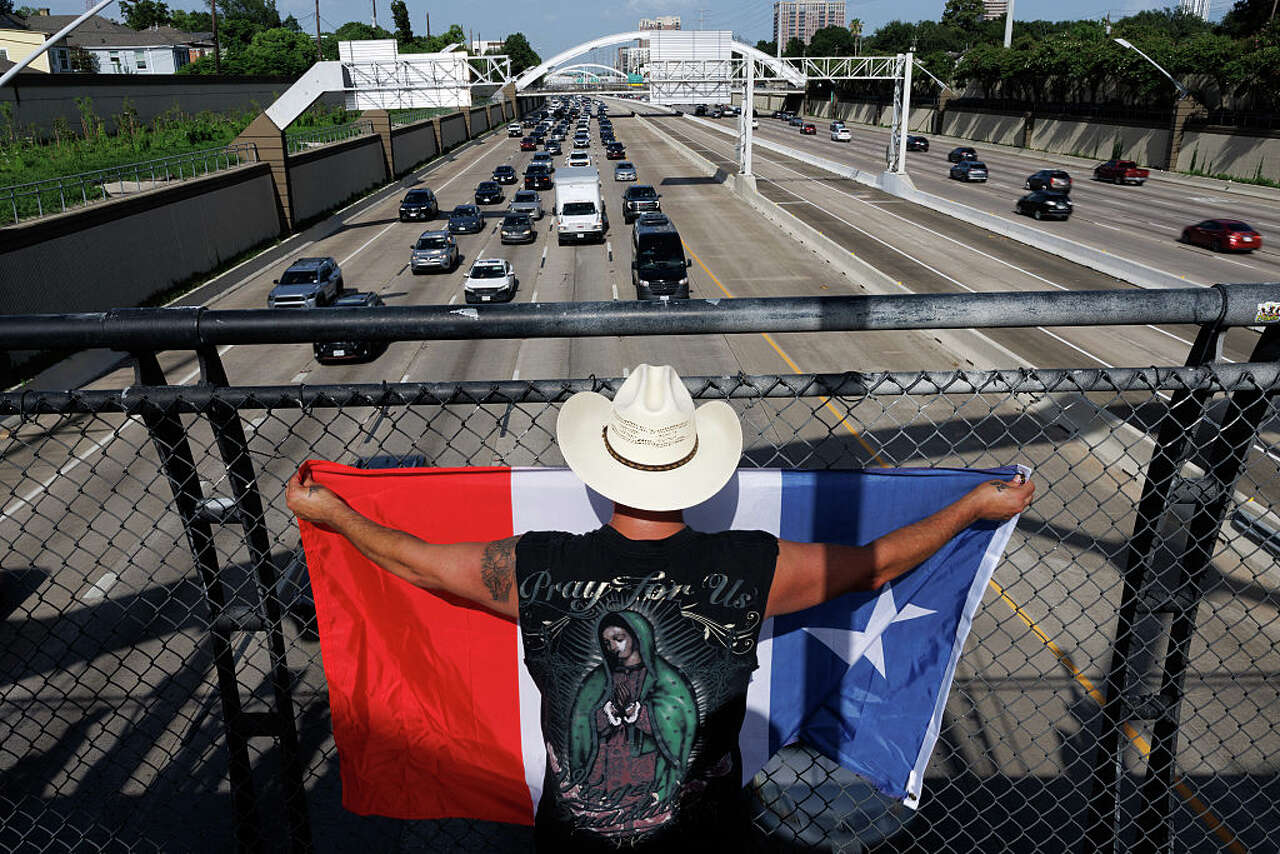 Witnesses in Houston ICE shooting now fighting their own detention