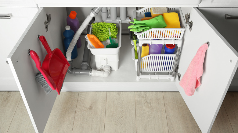 How To Deep Clean Your Bathroom And Keep It Clean