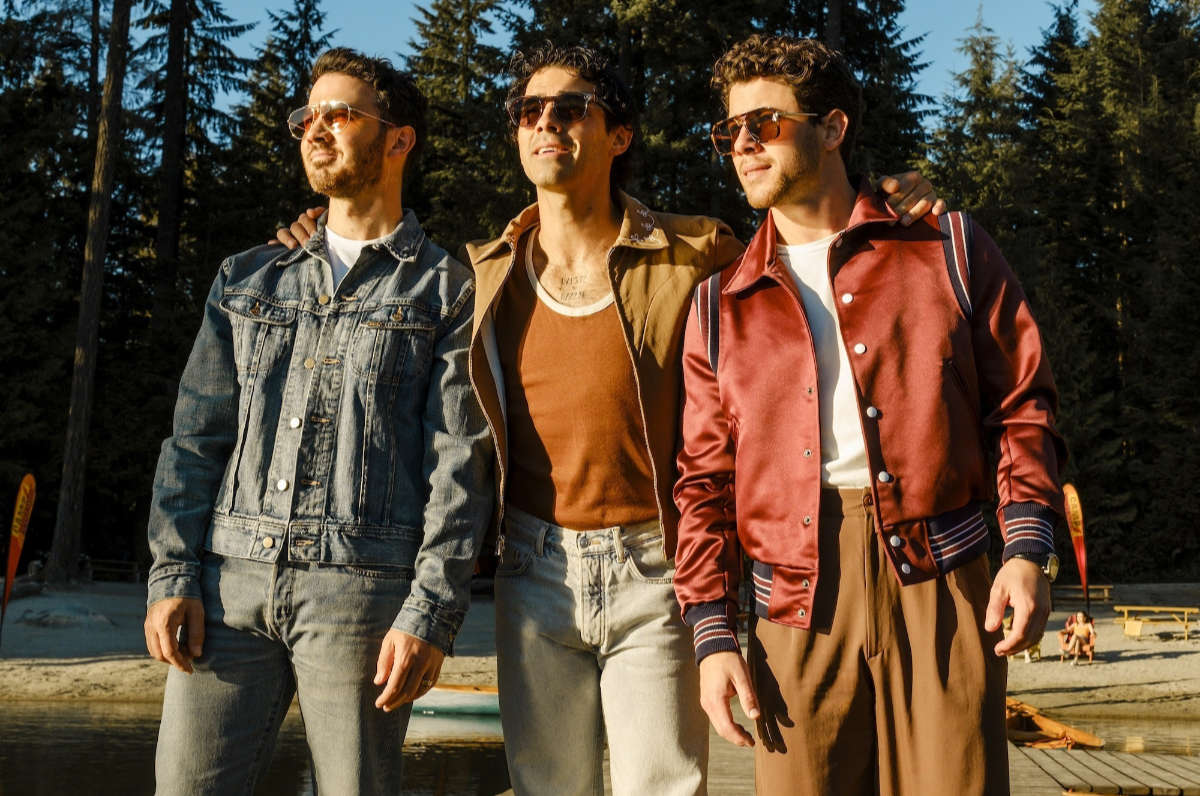 Joe Jonas (Shane Gray), Nick Jonas (Nate Gray), Kevin Jonas (Jason Gray)
