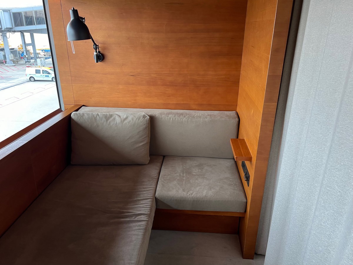 Which Airline Lounges Have Proper Bedrooms? Here's Where You Can Rest