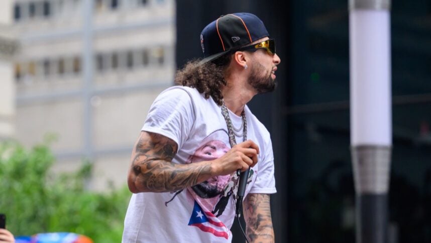 Jose Alvarado looking toward the Knicks crowd