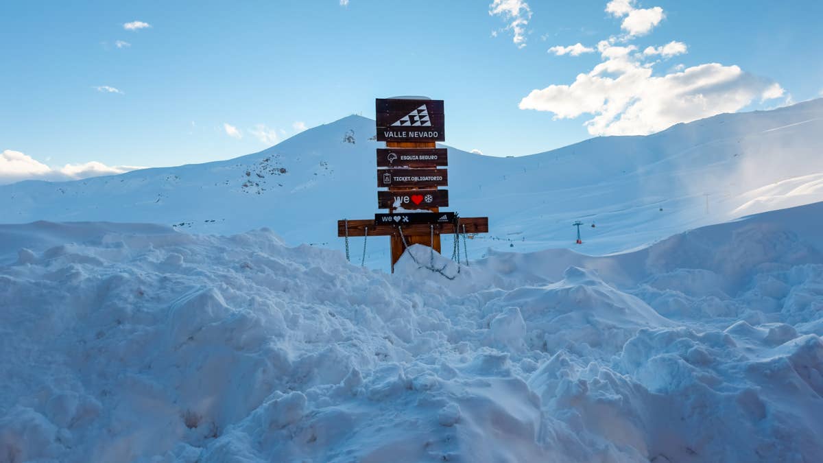 signage-courtesy-of-valle-nevado