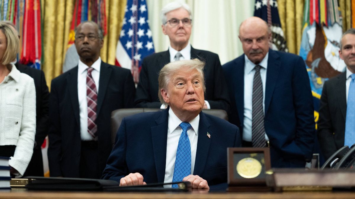 Seth Meyers dubs Trump a ‘sports reaper’ over his ‘curse’ on every team he roots for