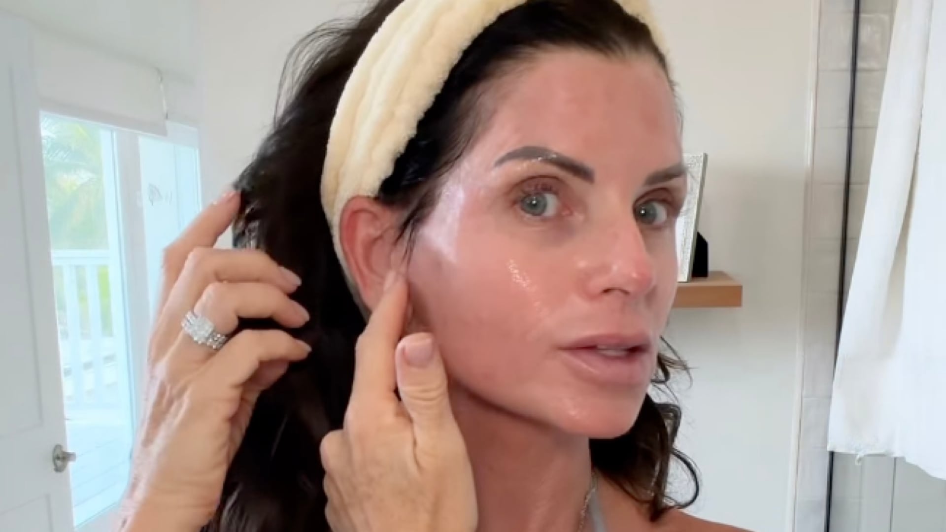 Woman, 52, explains terrifying choice to stay awake for surgery