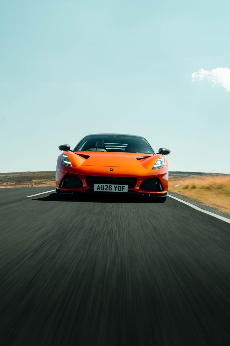 Lotus Emira 420 Sport: Photo Gallery