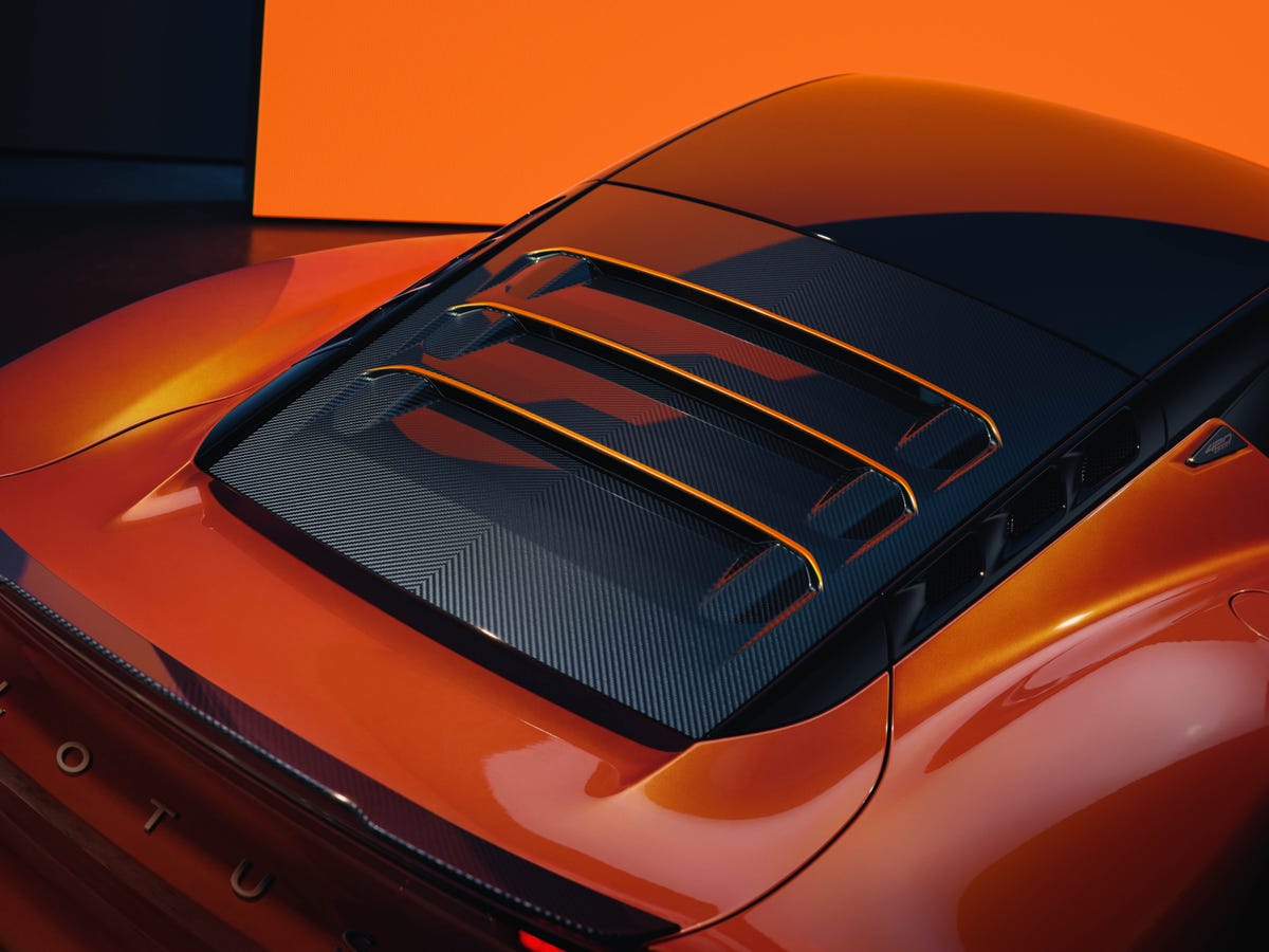 Lotus Emira 420 Sport: Photo Gallery