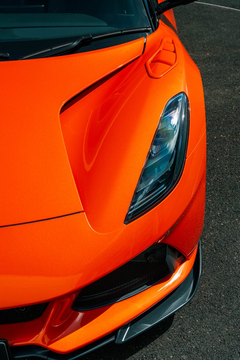 Lotus Emira 420 Sport: Photo Gallery