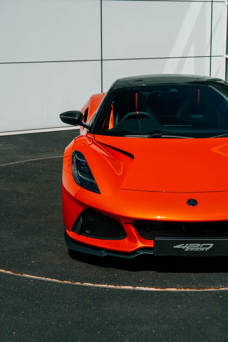 Lotus Emira 420 Sport: Photo Gallery