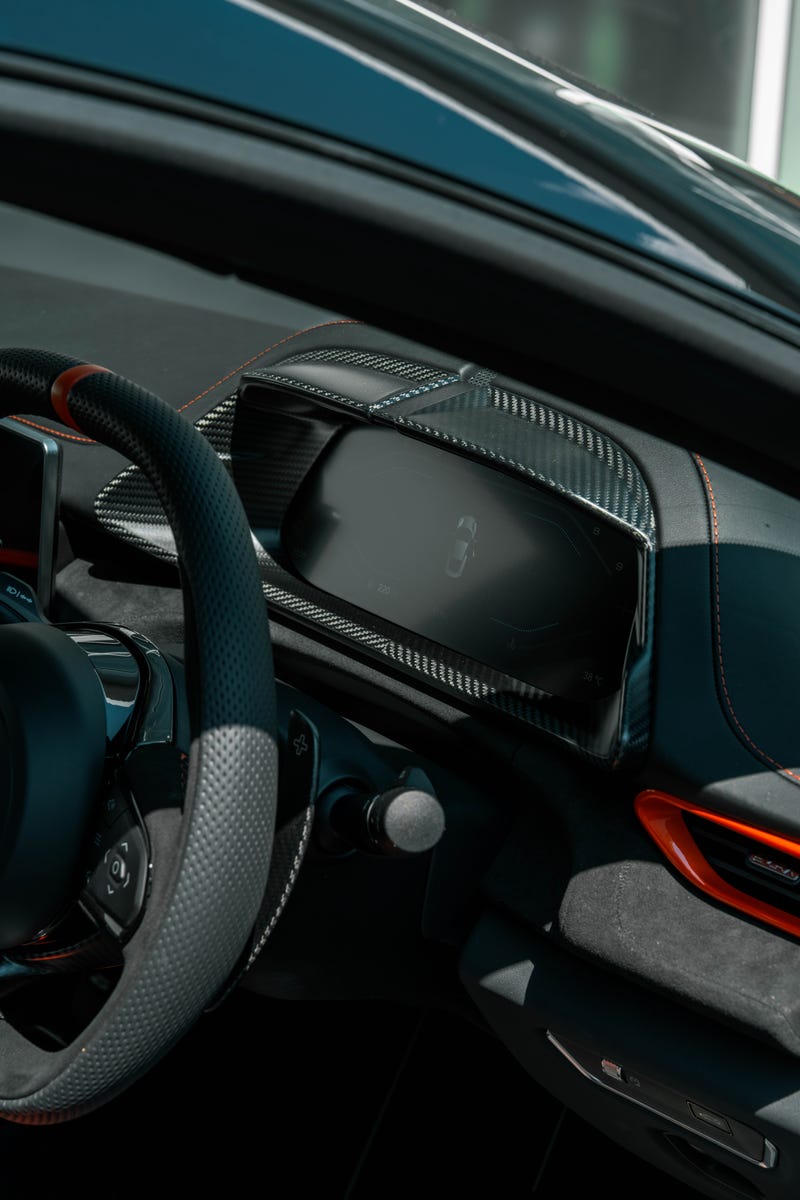 Lotus Emira 420 Sport: Photo Gallery