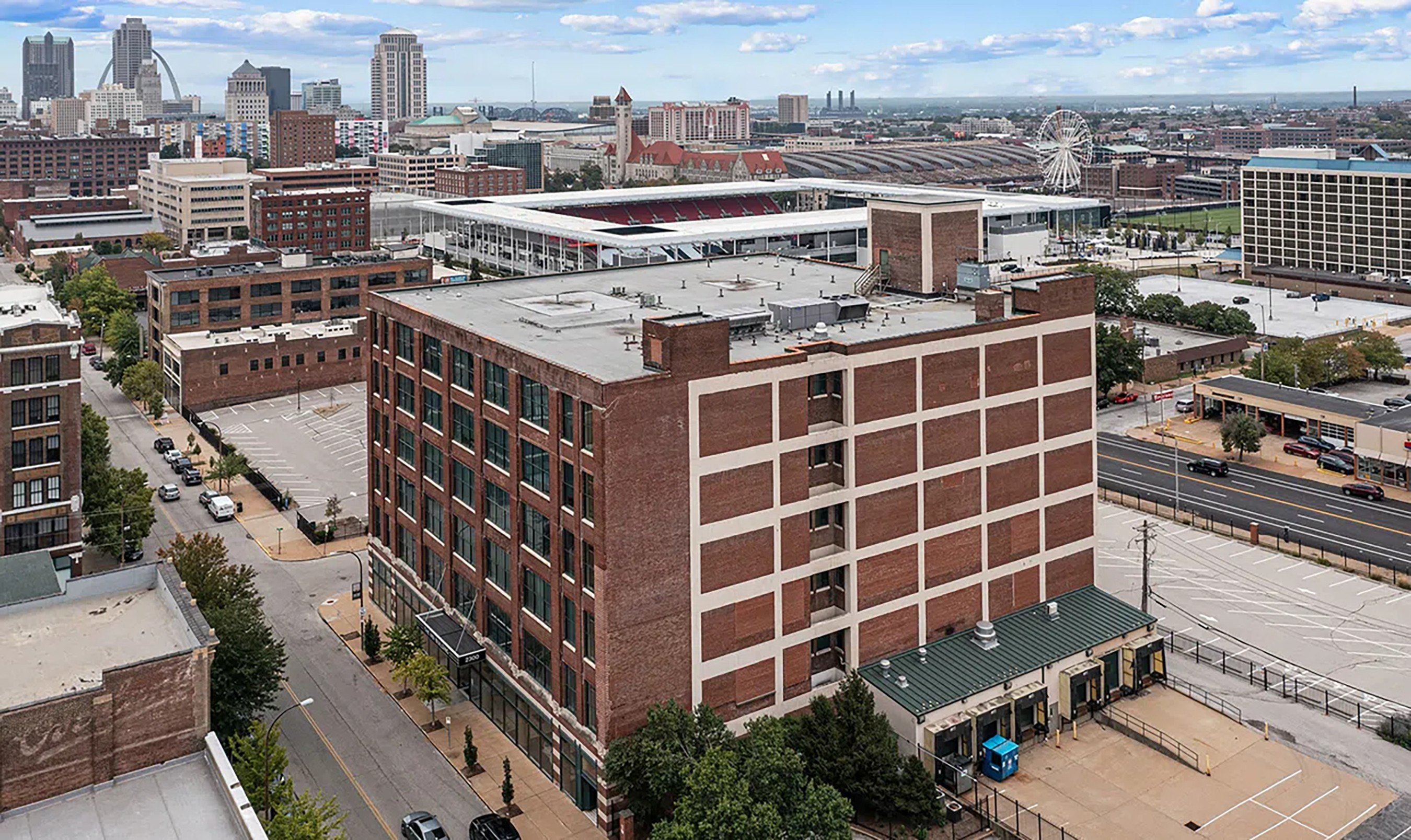Aerial View of Industrial Brick Building - Tierpoint St Louis - Locust Data Center