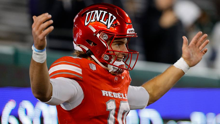 Nebraska enters fall with enormous QB hopes, but insiders still see plenty of risk
