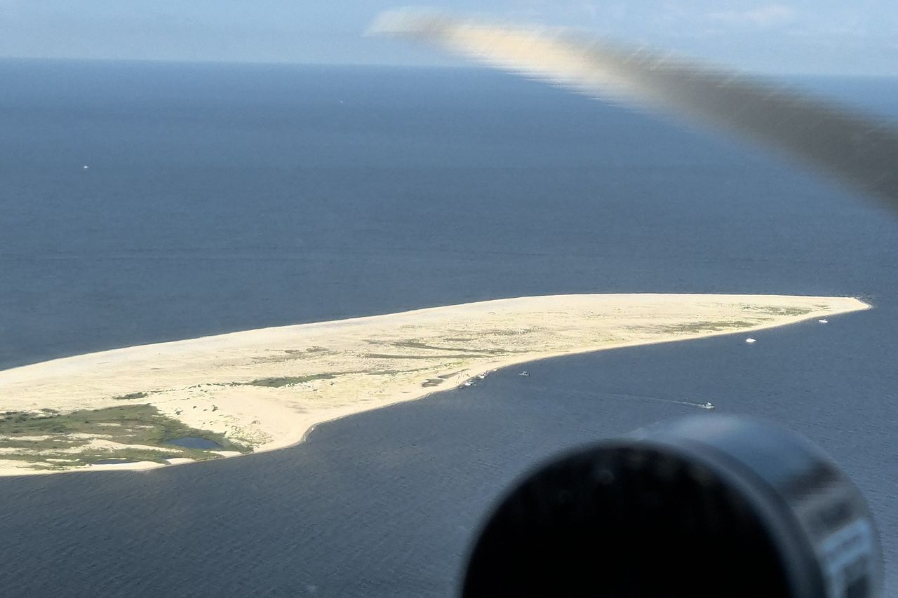 Search for missing Nolan Wells, after July 4, 2026 party with friends on Horn Island of Mississippi coast. July 6, 2026